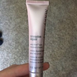 Mary Kay TimeWise volt firm renewal eye cream